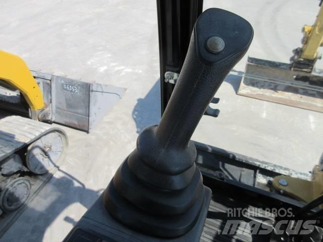 CAT 302.7 D CR Mini pelle < 7t