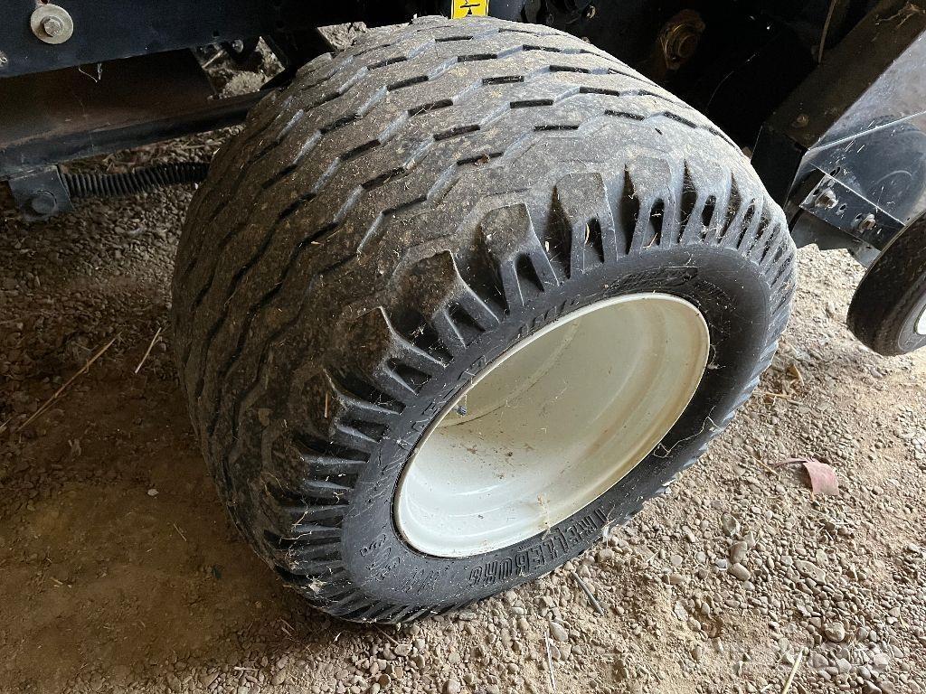 New Holland BR750A Presse à balle ronde