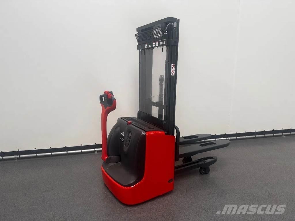 Linde L 12 I Gerbeur accompagnant