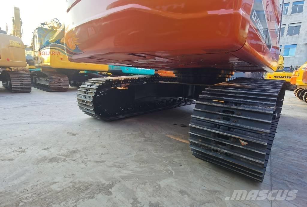 Doosan DX 225 LC Pelle sur chenilles
