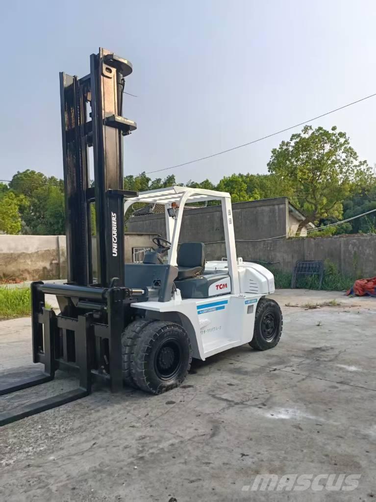 TCM FD 70 Z8 Camion Fourgon