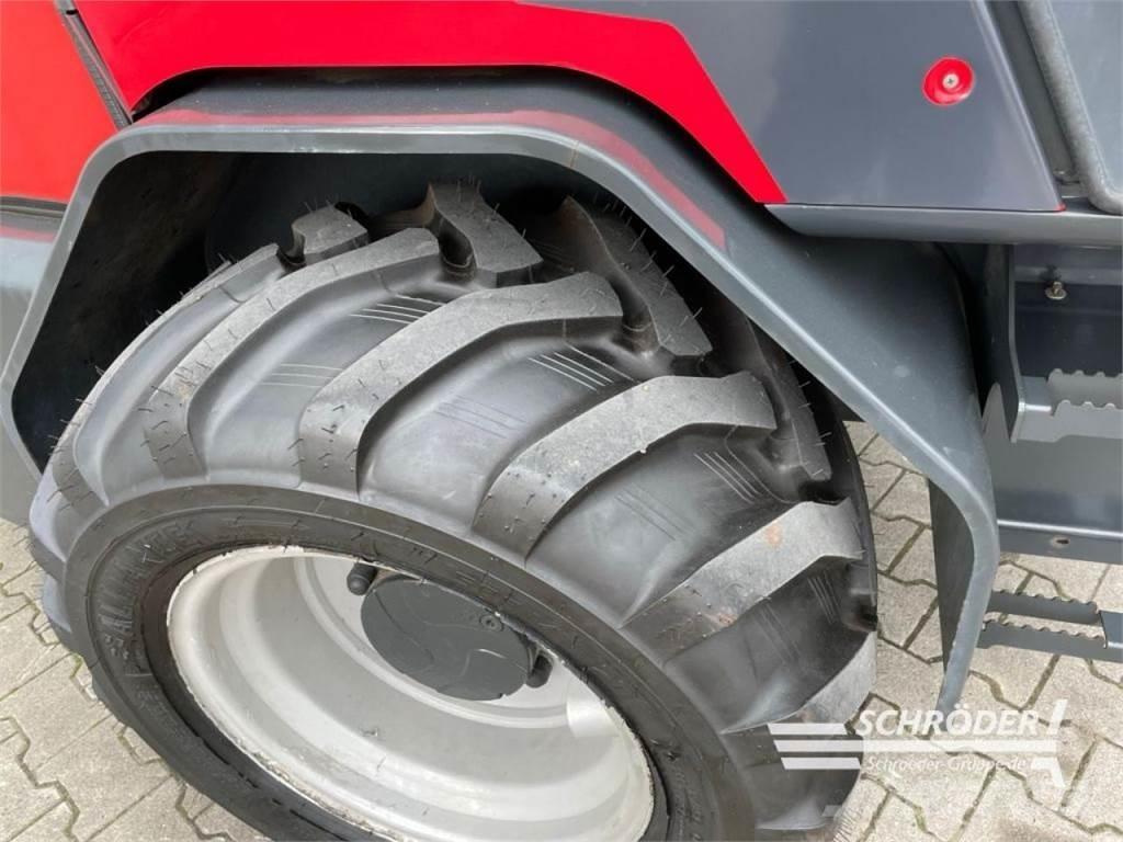 Schäffer 6680 T Chargeuse sur pneus