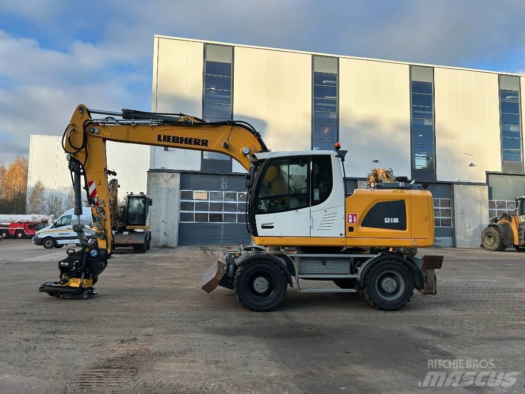 Liebherr A 918 Pelle sur pneus