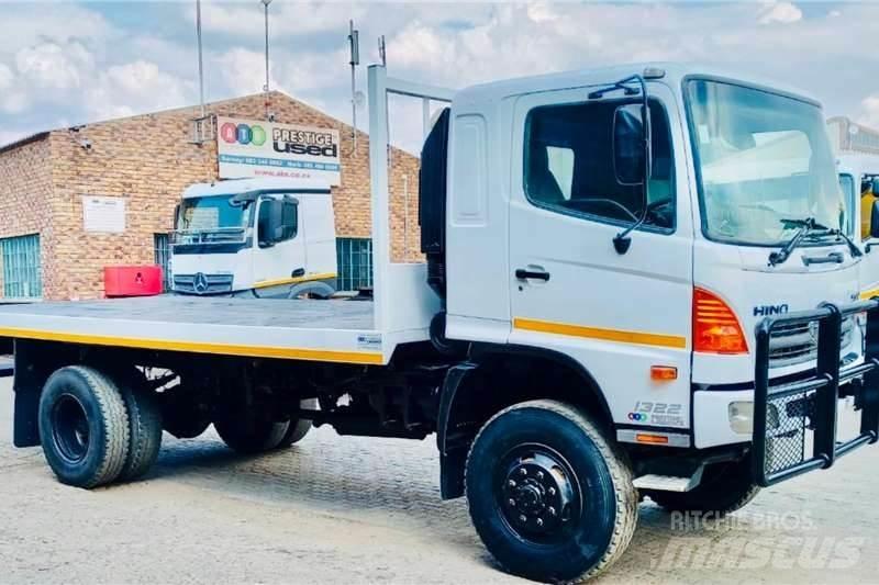 Hino 500 1322 4x4 Autre camion