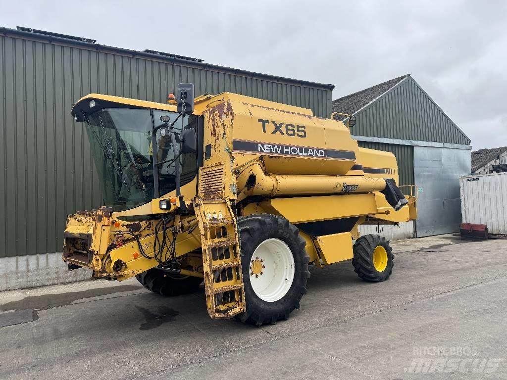 New Holland TX 65 Moissonneuse batteuse