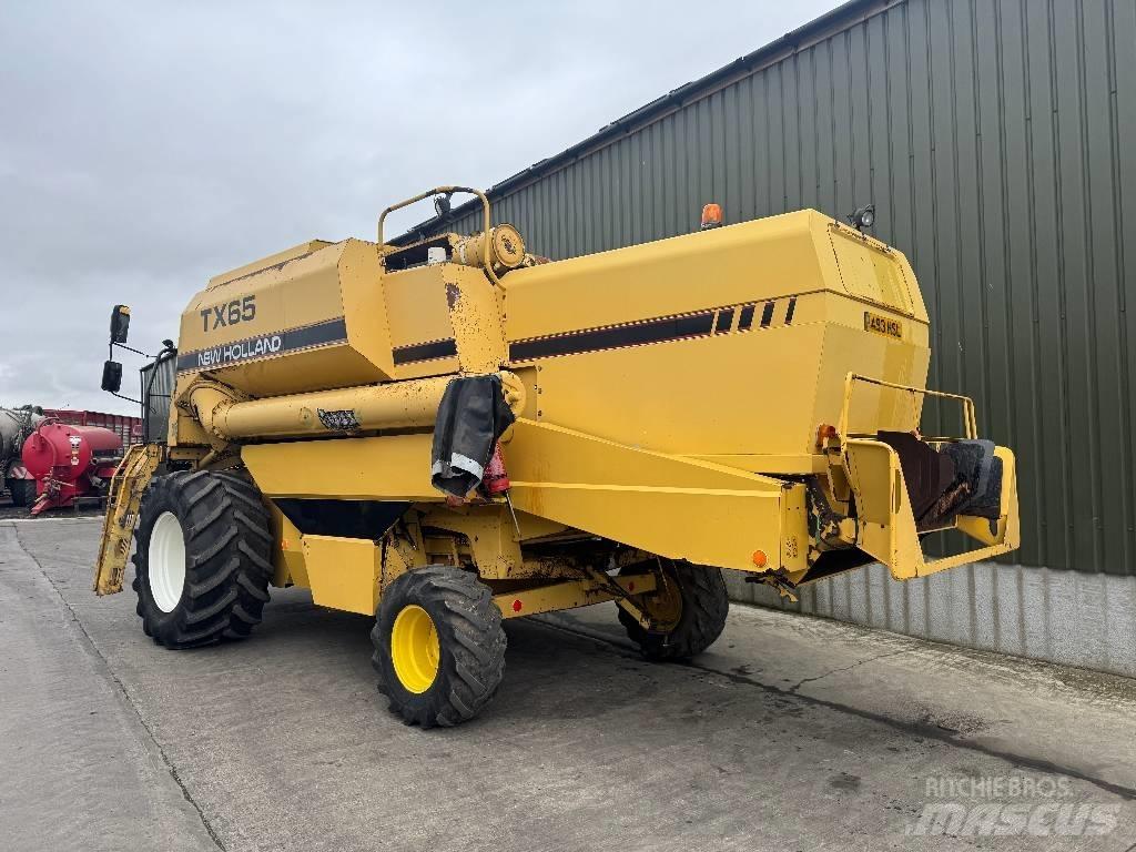 New Holland TX 65 Moissonneuse batteuse