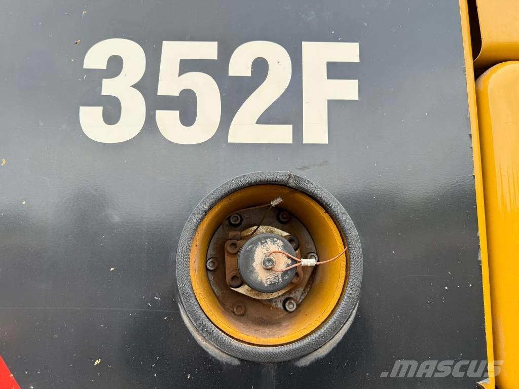 CAT 352 F Pelle sur chenilles