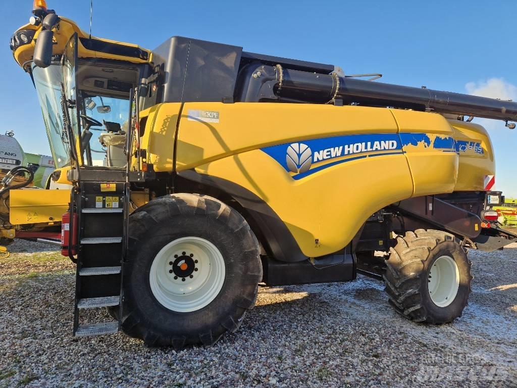 New Holland CX 8.85 Moissonneuse batteuse