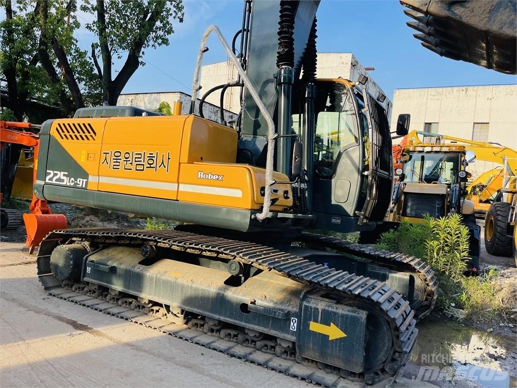 Hyundai 225 lc 9t Pelle sur chenilles
