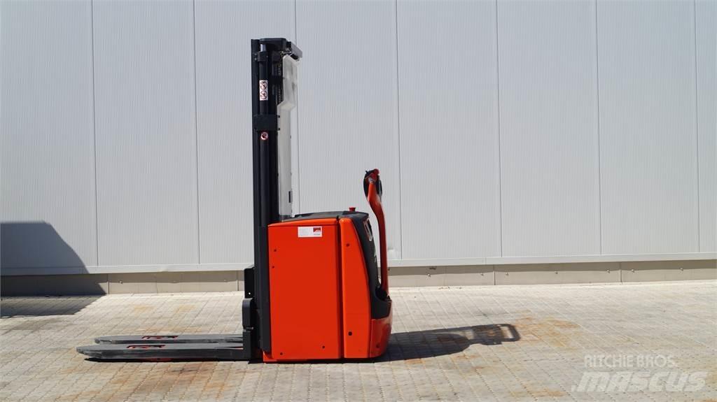 Linde L20i Gerbeur accompagnant