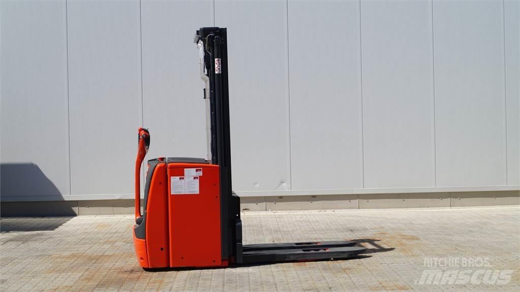 Linde L20i Gerbeur accompagnant