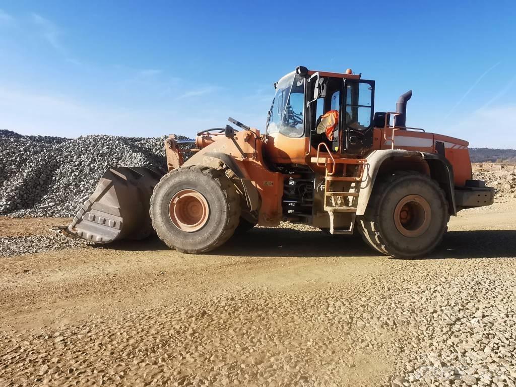 Doosan DL 400 Chargeuse sur pneus