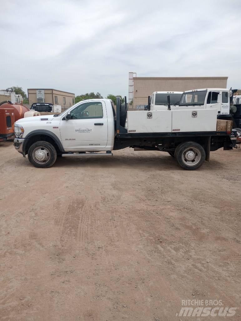 RAM 5500 Camion plateau