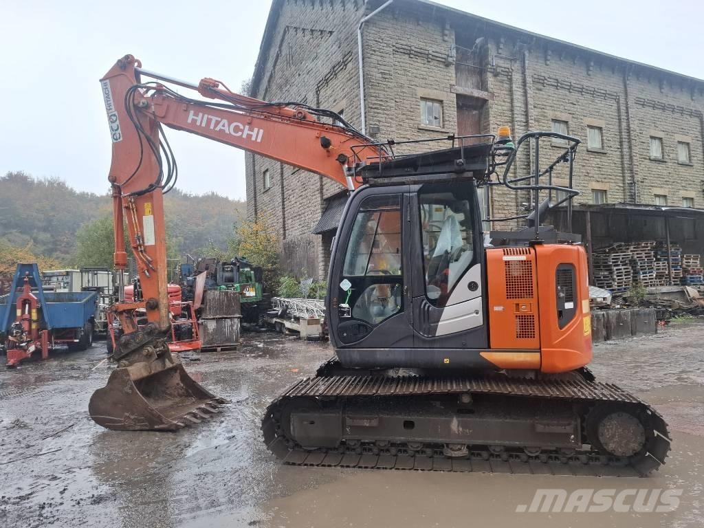 Hitachi ZX 135 US-6 Pelle sur chenilles