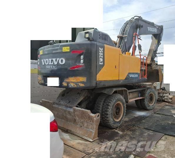 Volvo EW 205E Pelle sur pneus