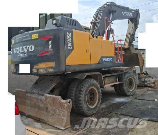 Volvo EW 205E Pelle sur pneus