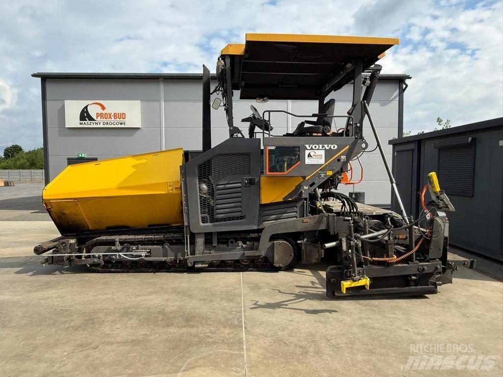 Volvo P 7820 D Finisseur