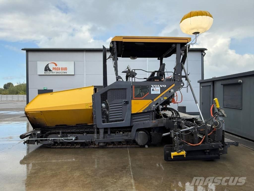 Volvo P 7820 D Finisseur