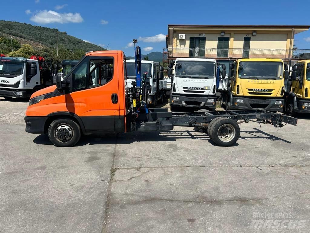 Iveco Daily 35-140 Camion plateau ridelle avec grue