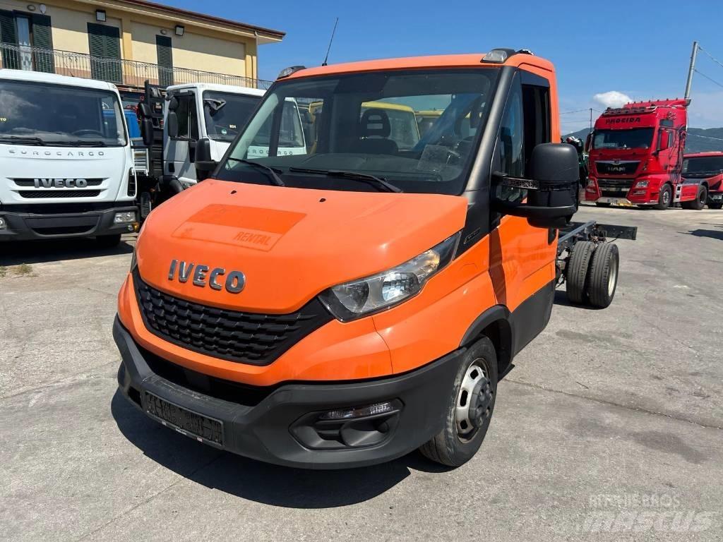 Iveco Daily 35-140 Camion plateau ridelle avec grue