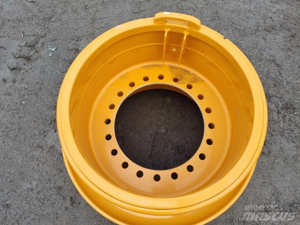 CASE 921 E rims Pneus, roues et jantes