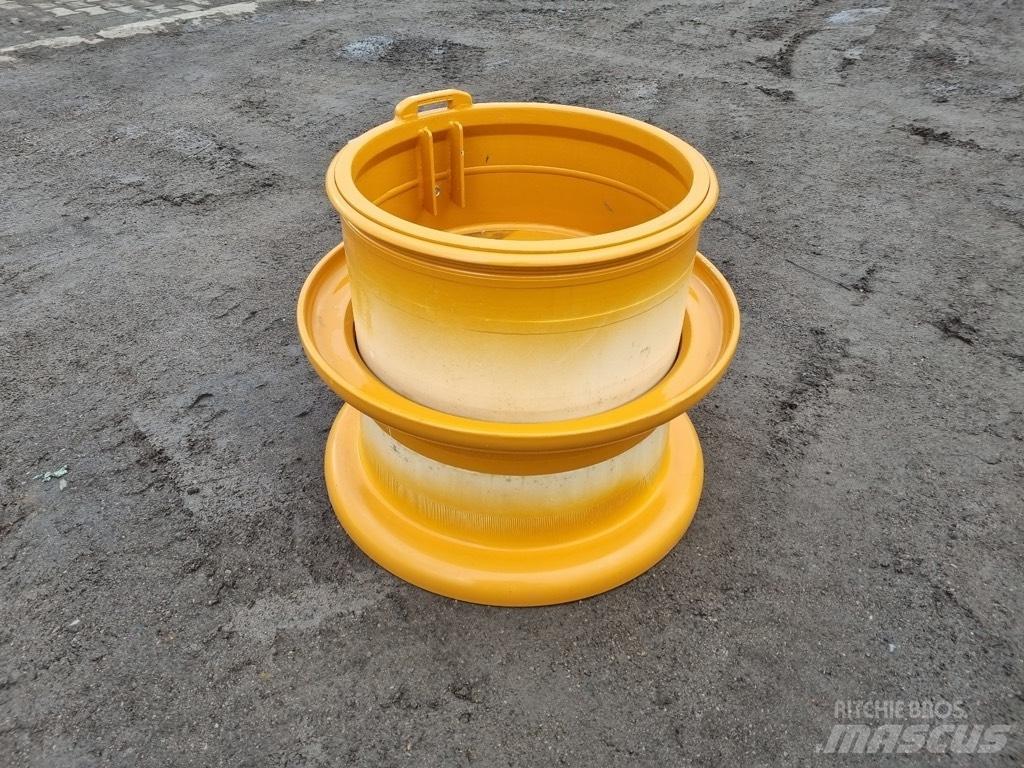 CASE 921 E rims Pneus, roues et jantes