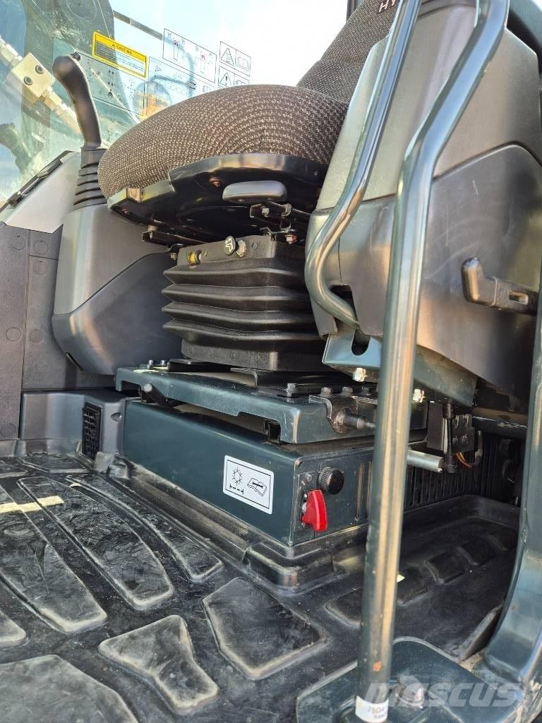 Hyundai HX 235 ALCR Pelle sur chenilles