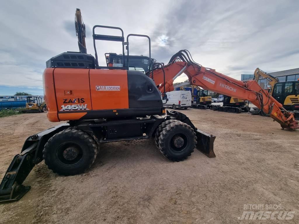 Hitachi ZX145W Pelle sur pneus