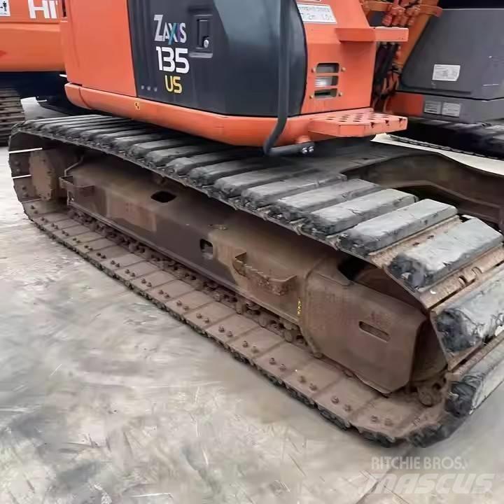 Hitachi ZX135US Pelle sur chenilles