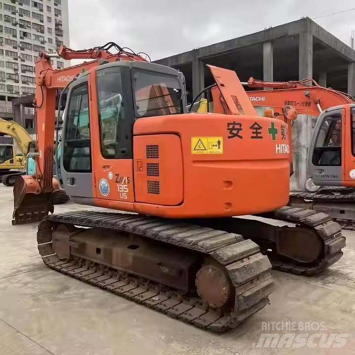 Hitachi ZX135US Pelle sur chenilles