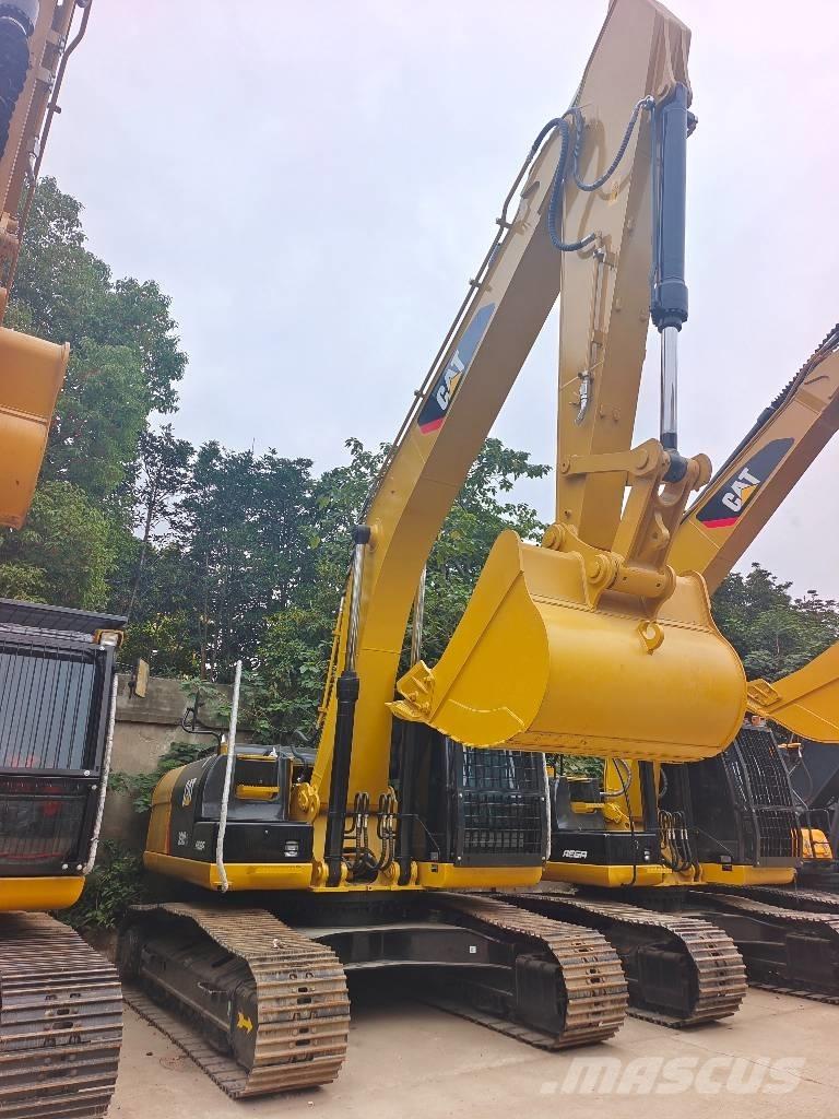 CAT 324 D Pelle sur chenilles
