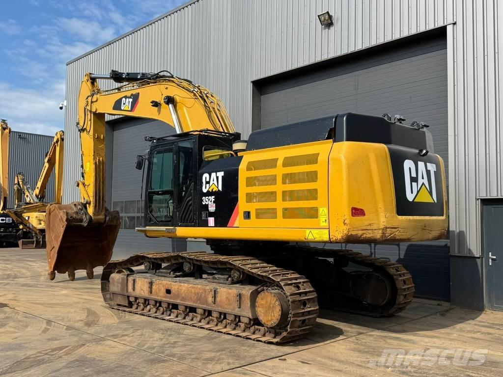 CAT 352F Pelle sur chenilles