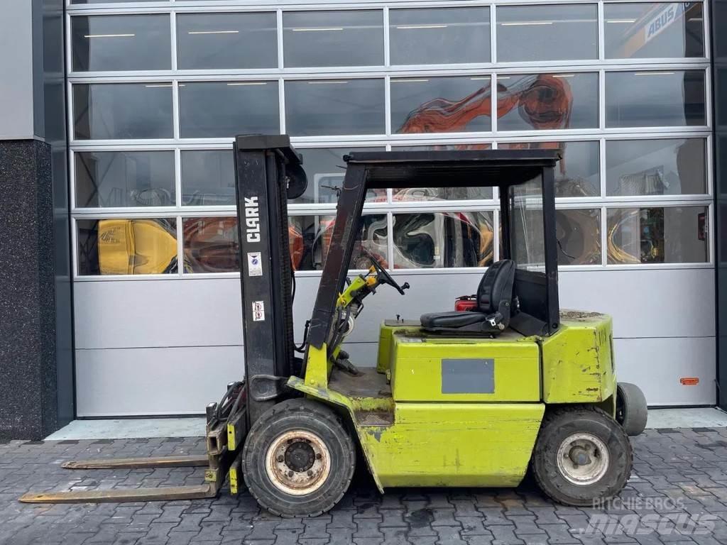 Clark DPM20N Autres Chariots élévateurs