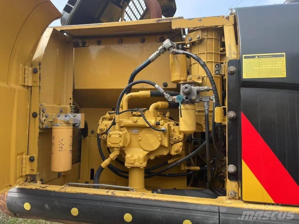 CAT 320 D Pelle sur chenilles