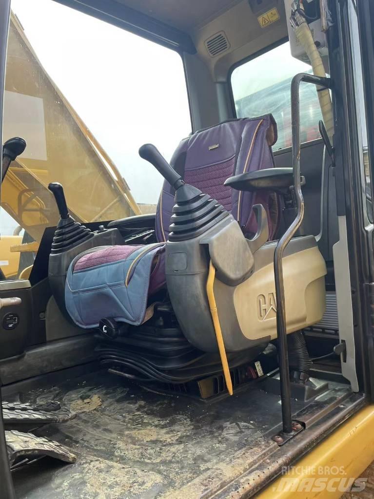 CAT 320 D Pelle sur chenilles