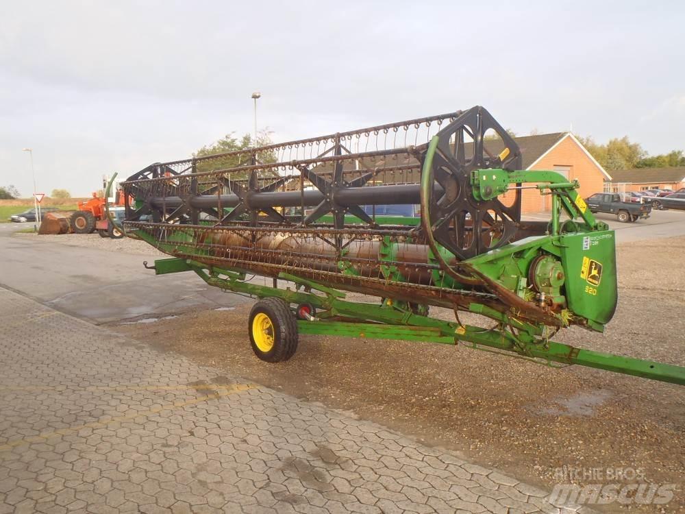 John Deere 920 Tracteur