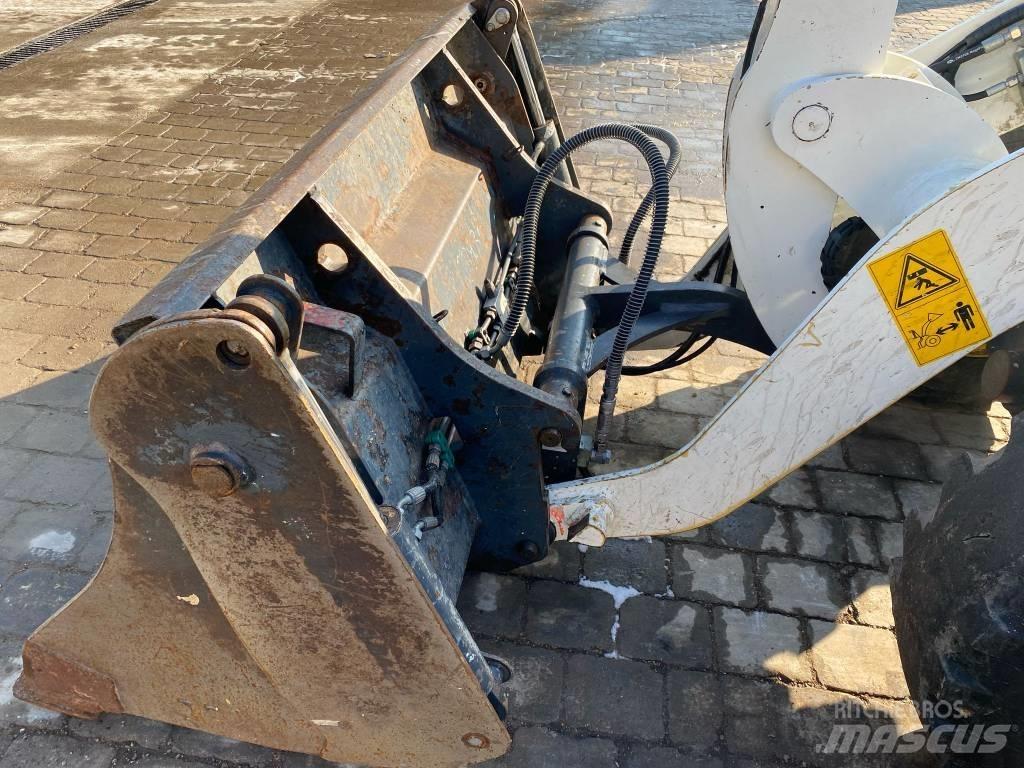 Komatsu WA 70-7 Chargeuse sur pneus
