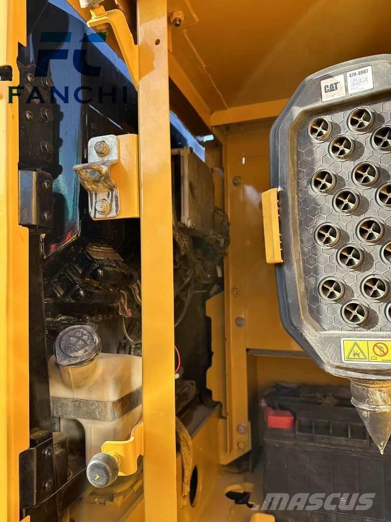 CAT 320 GC Pelle sur chenilles
