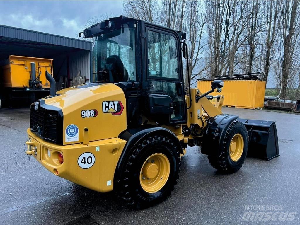CAT 908 Chargeuse sur pneus