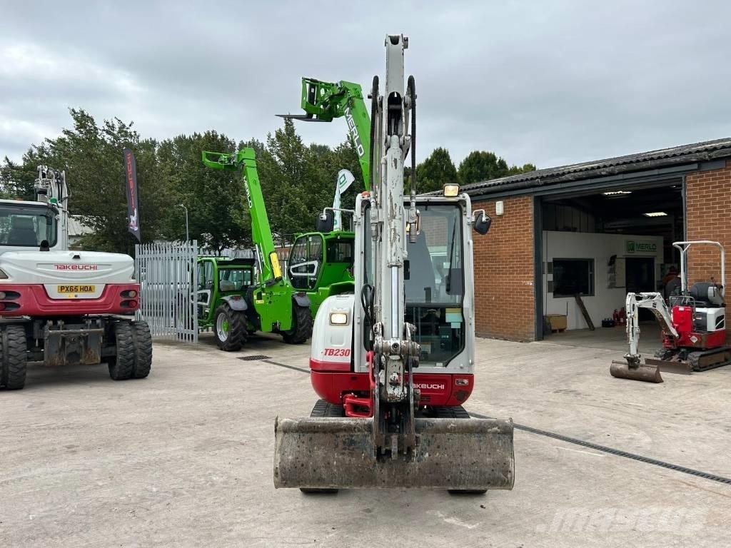 Takeuchi TB 230 Mini pelle < 7t