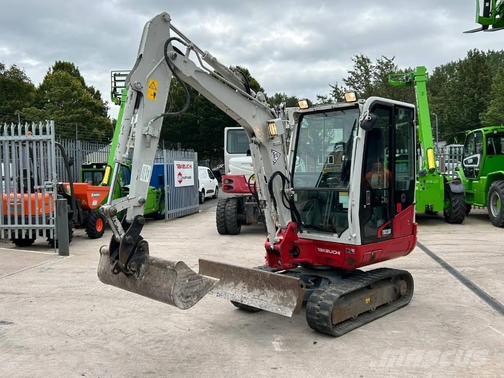 Takeuchi TB 230 Mini pelle < 7t
