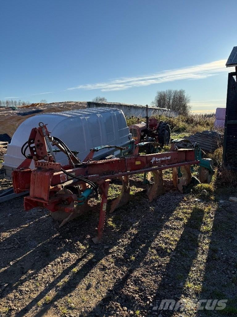 Kverneland AD-85 Charrue non réversible