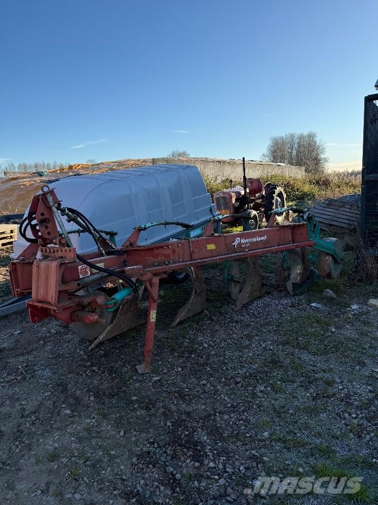 Kverneland AD-85 Charrue non réversible