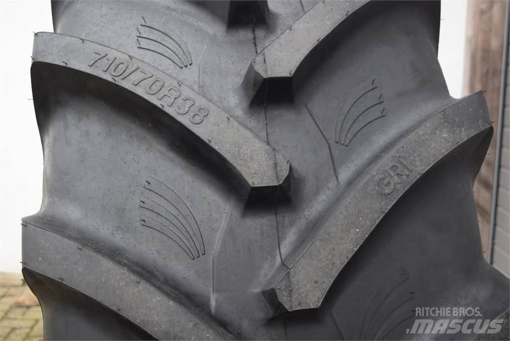  710/70R38 ***GRI*** Pneus, roues et jantes