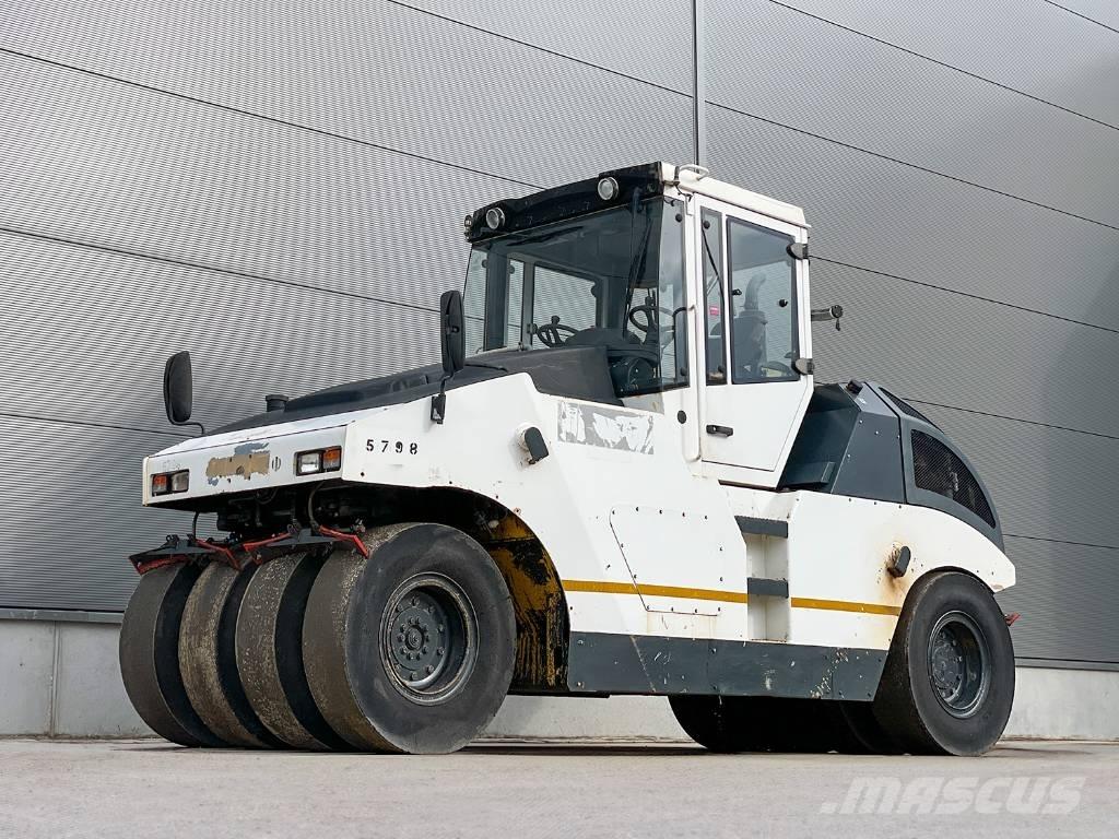 Bomag BW 24 RH Rouleaux à pneumatiques