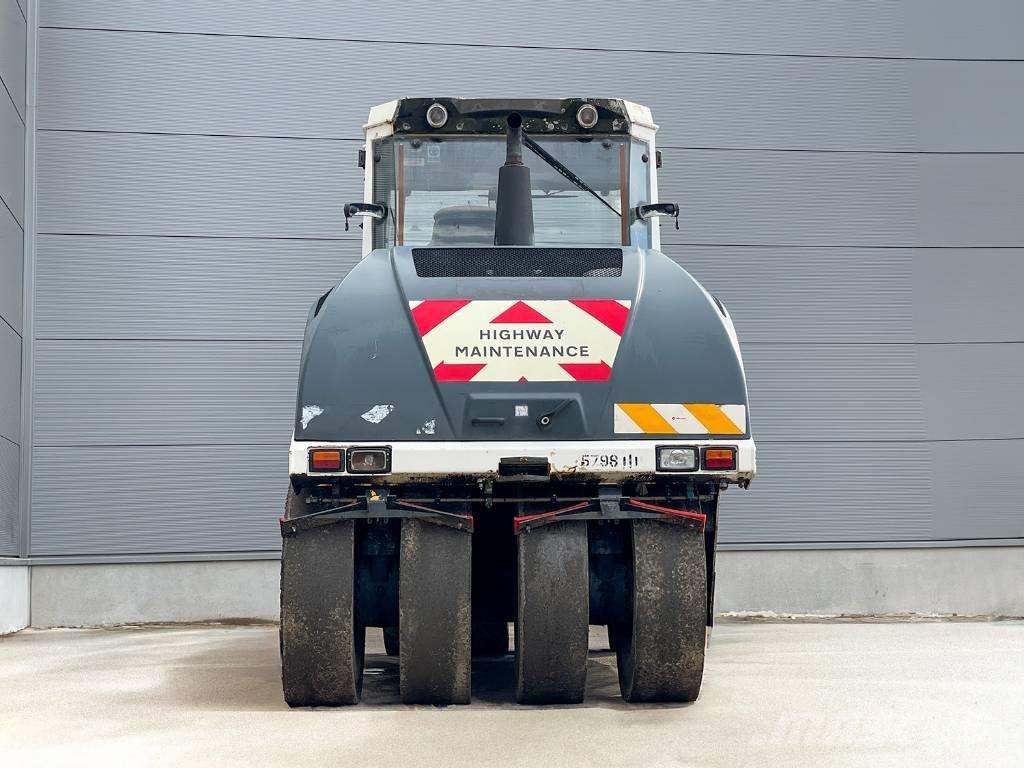 Bomag BW 24 RH Rouleaux à pneumatiques