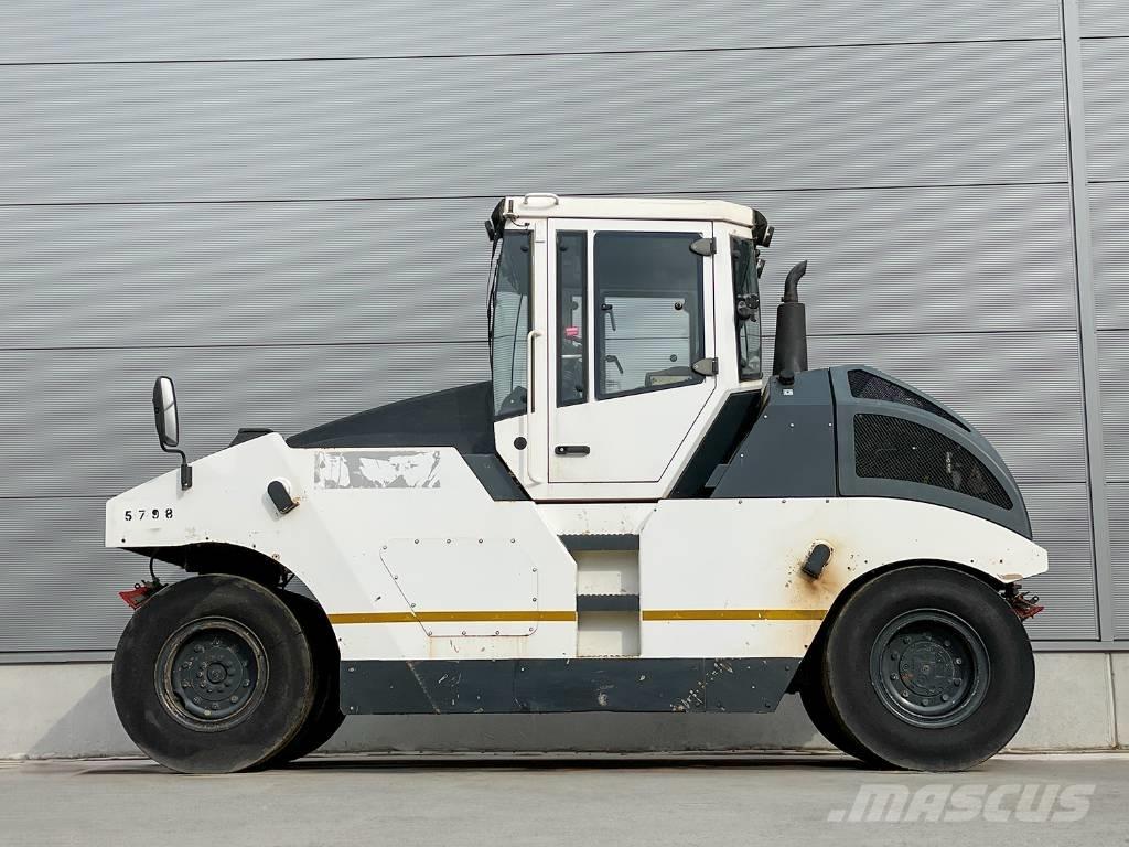 Bomag BW 24 RH Rouleaux à pneumatiques