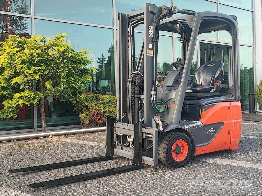 Linde E12-02 Chariots élévateurs électriques