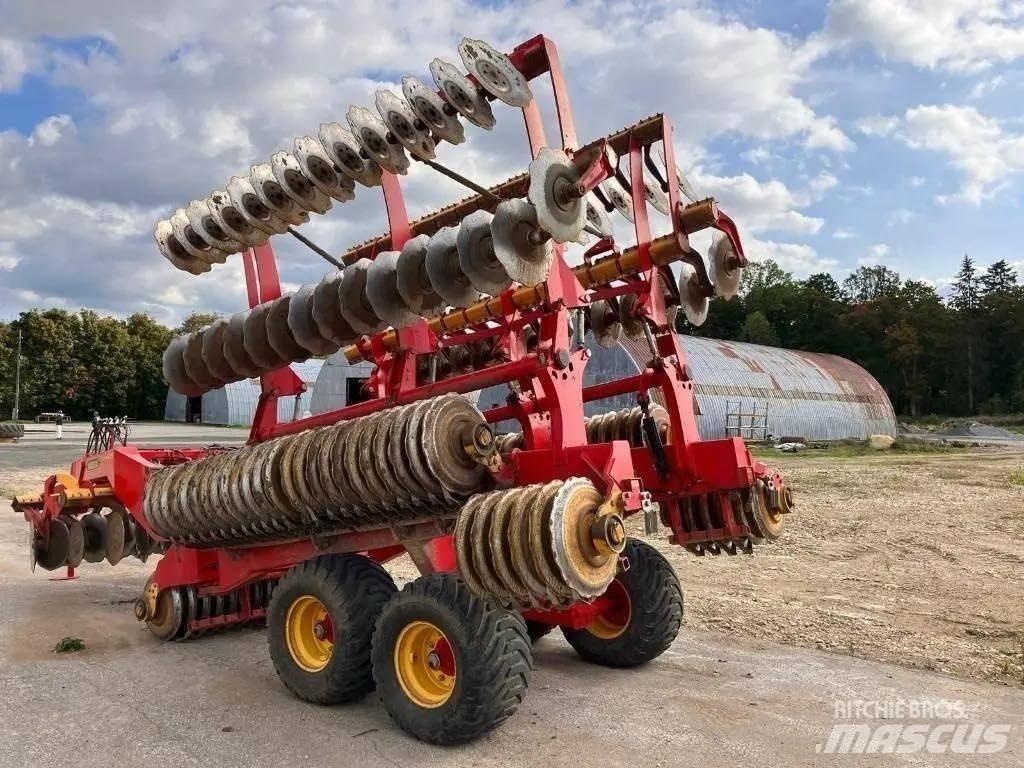 Väderstad Carrier820 Crover crop