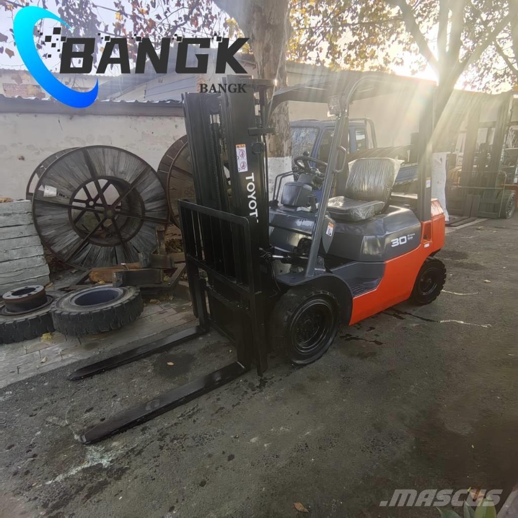 Toyota 8 F 30 Chariots diesel